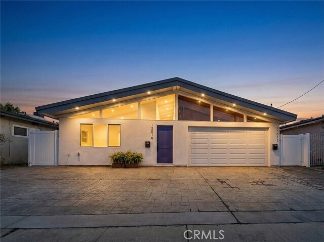 Foto del edificio - 13010 Hartland St