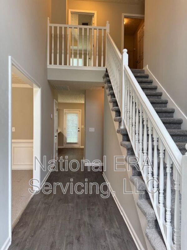 Building Photo - 711 Tullamore Way