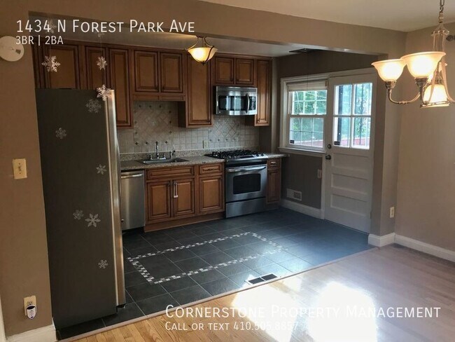 Building Photo - 3 Bed 2 Full Bath I $1850 | 1434 N Forest ...