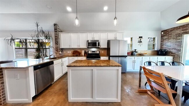 Foto del edificio - 2708 Kingsland Way