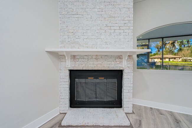 Foto del edificio - Stunning Remodeled 3-Bedroom Home in Prime Ormond Location