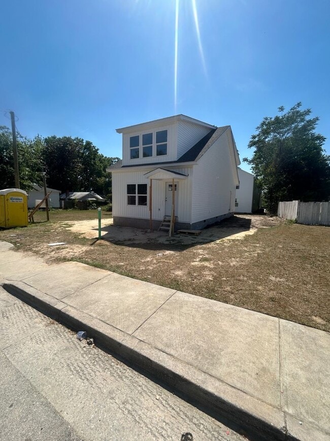 Building Photo - 1311 McDuffie Ave