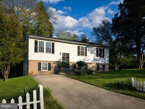Building Photo - 3301 Heidi Ln