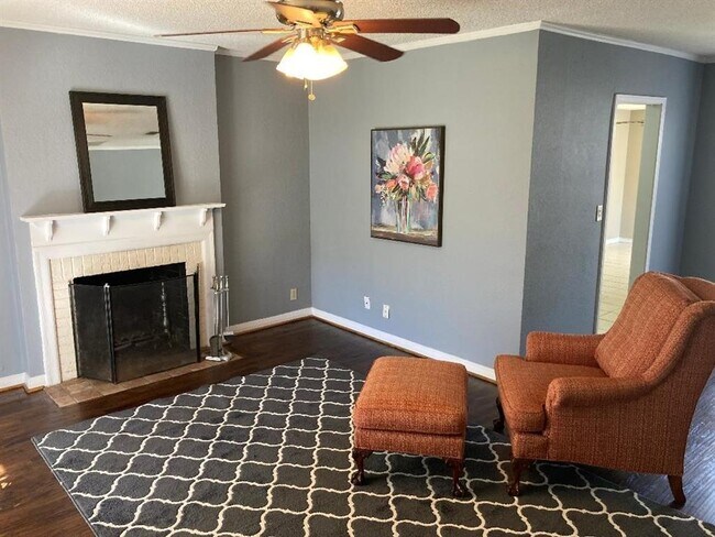 Foto del edificio - 6340 Malvey Ave