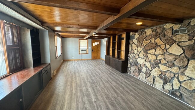 Foto del edificio - 1523 W 3rd St