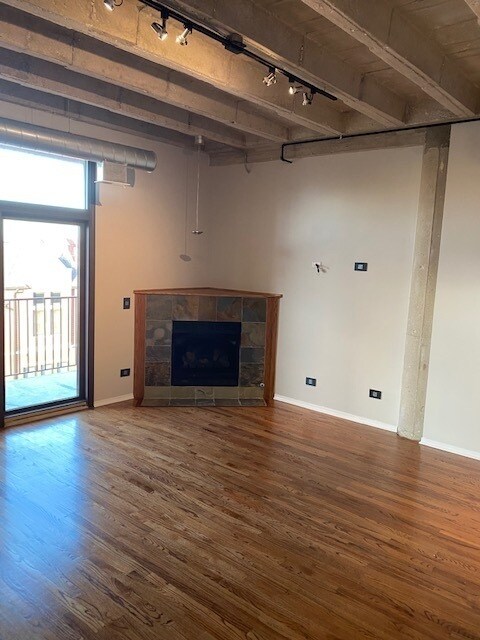 Building Photo - 809 E 40th St