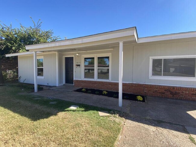 Foto del edificio - 3015 Stearns Ave