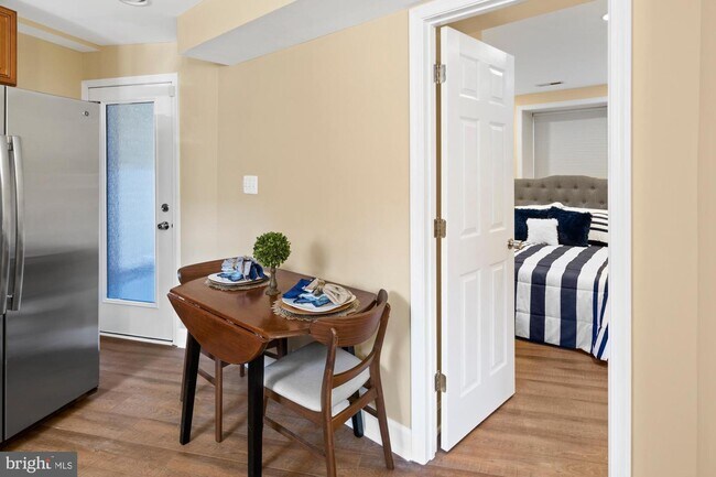 Patio door bedroom door - 616 M St NE