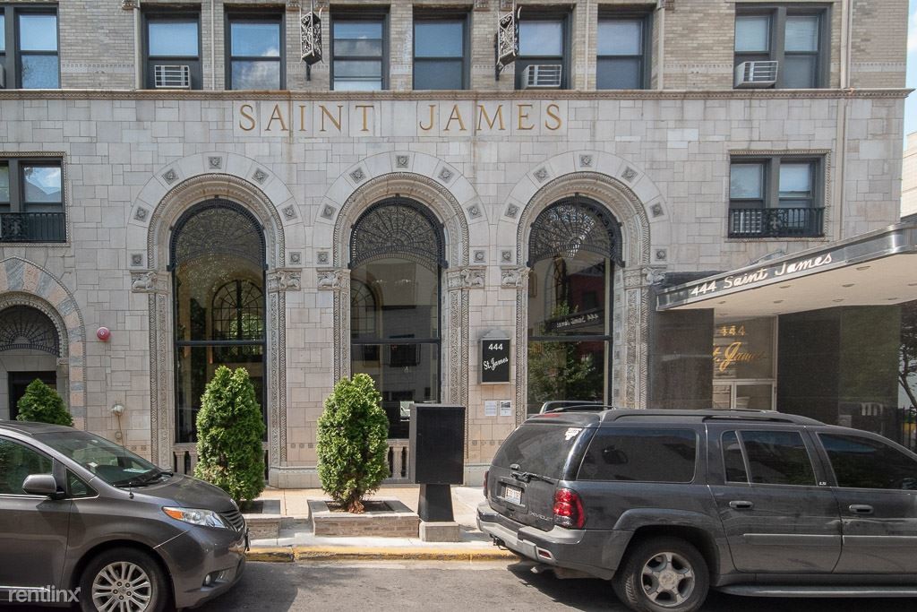 Primary Photo - 444 W St James Pl