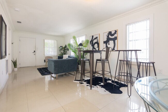 Foto del edificio - 7727 NW 4th Ct