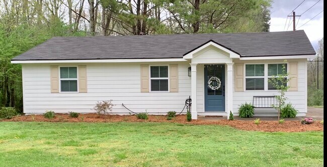 Building Photo - 223 Woodglen Dr