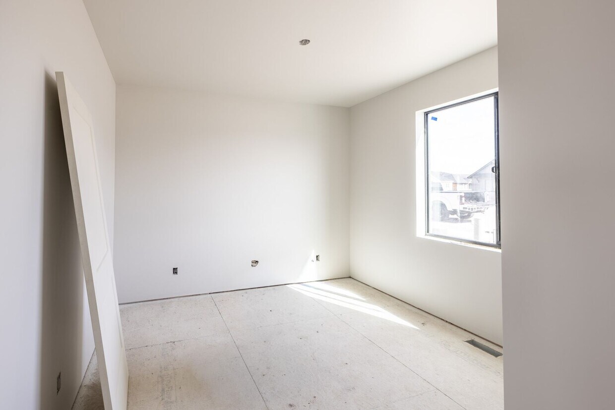 Foto del edificio - BRAND NEW 2 Bed/1 Bath ADU Home with Garage & Private Yard in Sugar City - ALL Utilities Included...