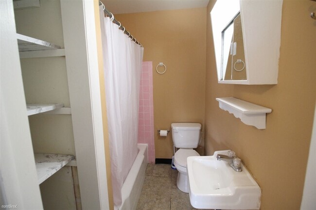 Foto del edificio - 356 E Duncan St