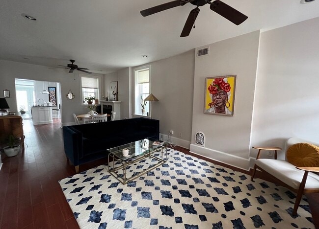 Family room - 338 Church St