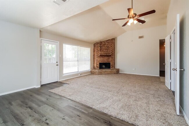 Building Photo - 8634 Huntermoor Cir