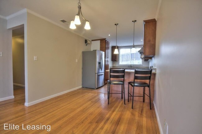 Building Photo - 1162 Goettingen St
