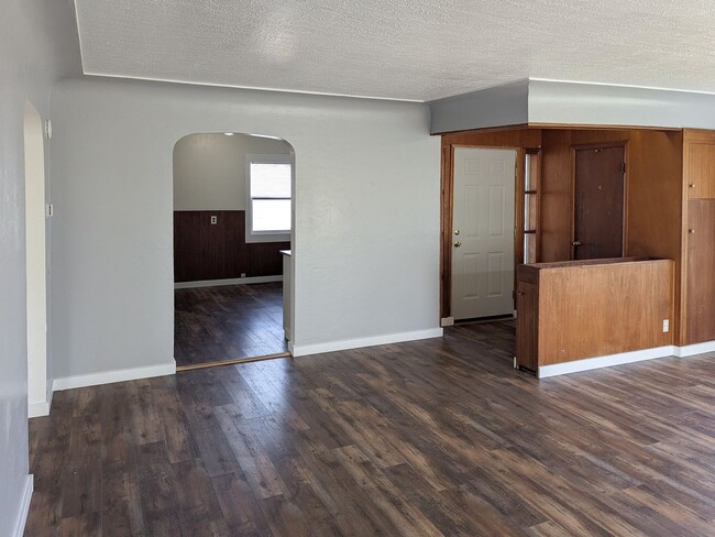 Building Photo - 1167 SE Fenton St
