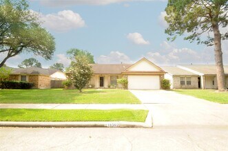 Building Photo - 16503 Canario Dr
