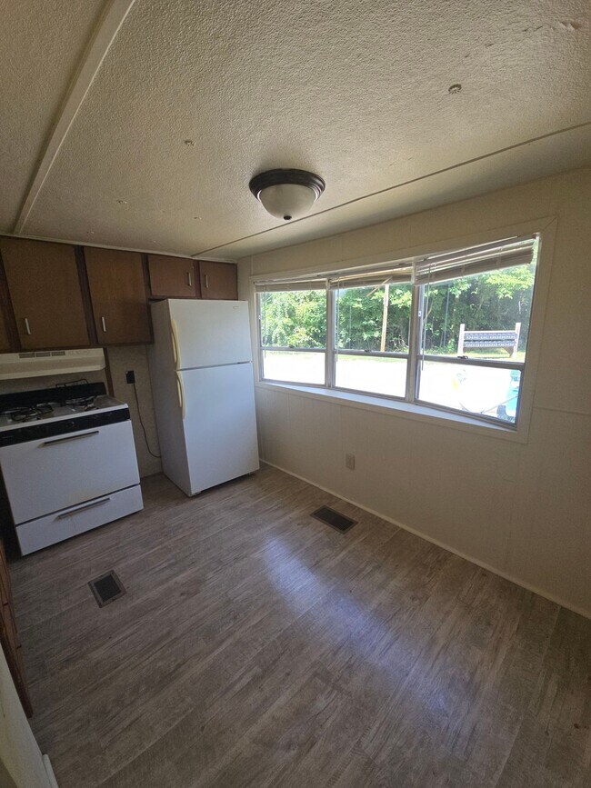 Foto del edificio - 93 Oakwood Cir