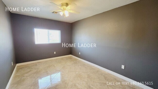 Foto del edificio - 4013 W Ocotillo Rd