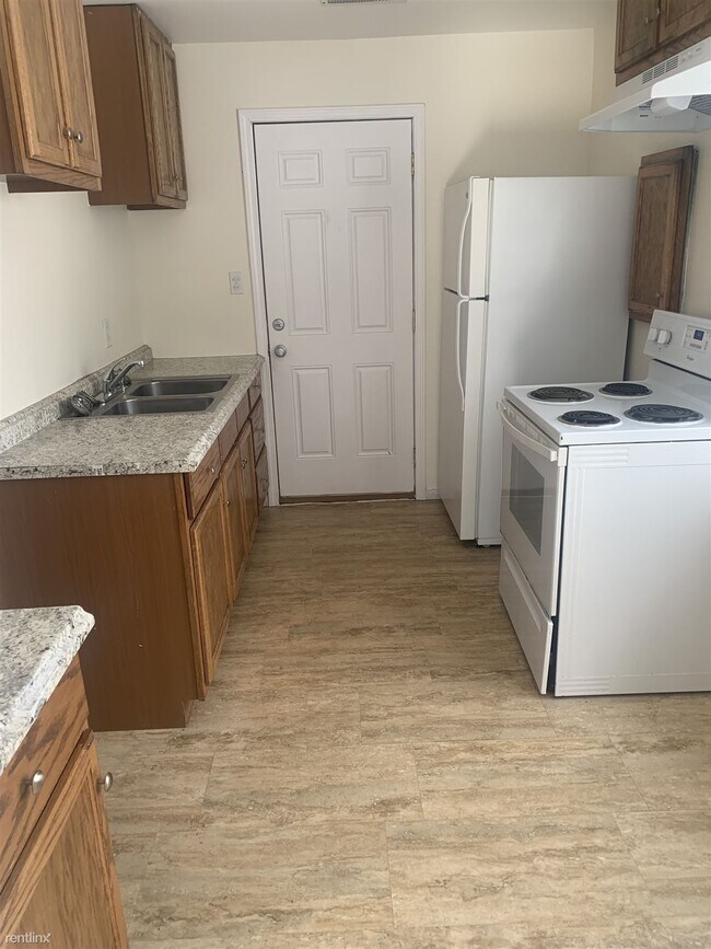 Building Photo - 3 br, 1 bath House - 2108 Miller Dr