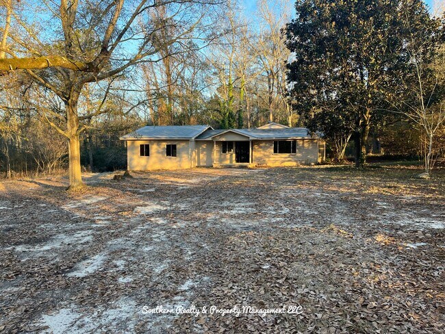 Building Photo - Newly Remodled Wetumpka Home