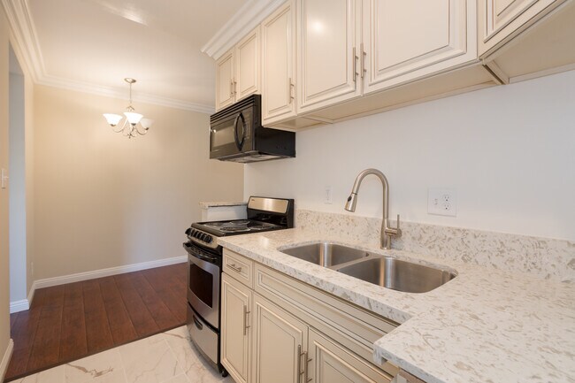 Foto del interior - LOVELY 1BED Near Valley College! -- GREAT LOCATION!!! $1,000 Deposit (OAC)