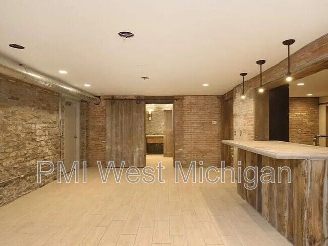 Foto del edificio - 44 Lafayette Ave NE