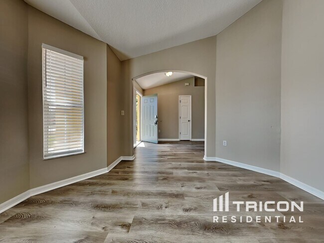 Building Photo - 13001 Fish Cove Dr