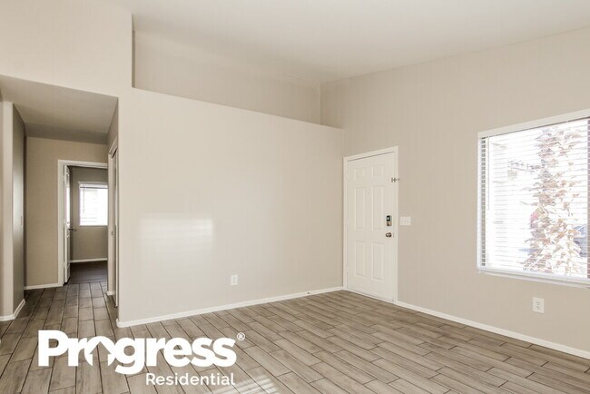 Building Photo - 14933 W Country Gables Dr