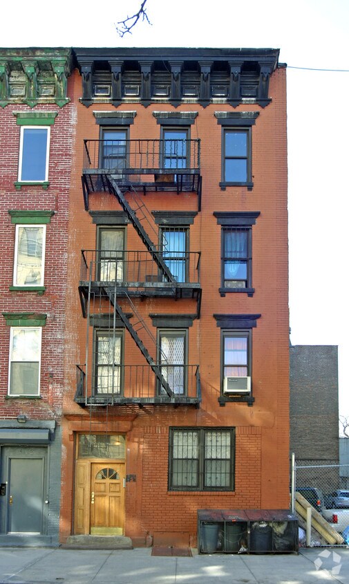 Foto principal - 414 E 115th St