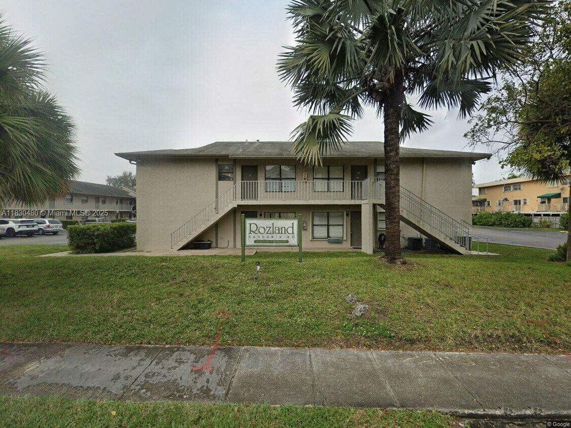 Primary Photo - 7662 SW 152nd Ave