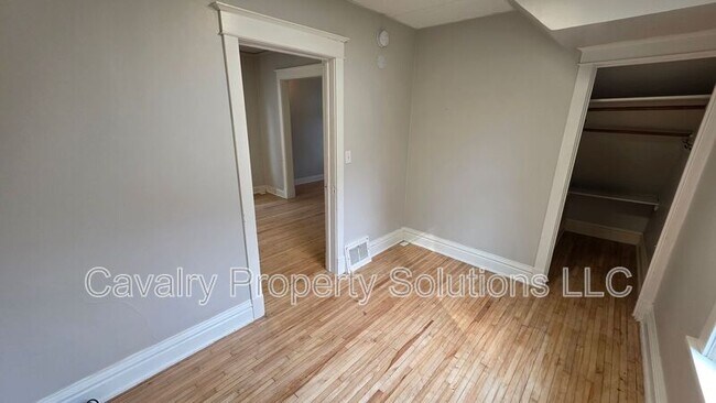 Foto del edificio - 617 E 8th St