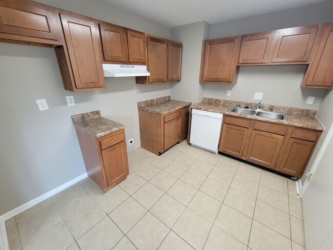 Foto del edificio - 309 E Page Ave 3BR/2BA (Trenton)