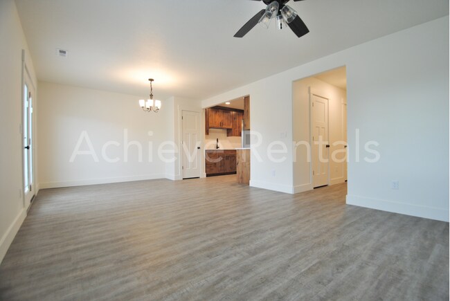 Foto del edificio - Mountain-View Townhome | 30 Minutes to Ogden & Close to Snowbasin