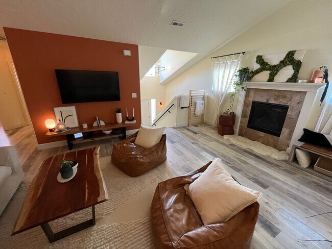 Foto del edificio - Beautiful 4 Bed/3 Bath in Quiet NE Bend Ne...