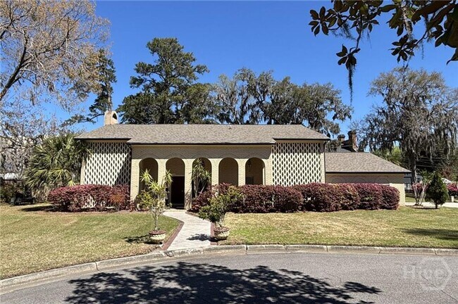 Building Photo - Spacious 4-bedroom, 3.5-bathroom house in ...
