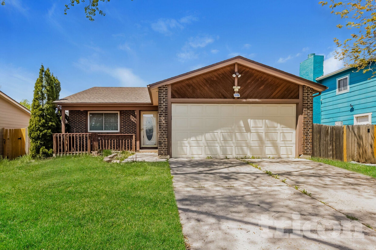 Primary Photo - 3340 Bridgewater Dr