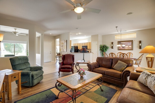 Foto del edificio - 15271 W Pantano Dr