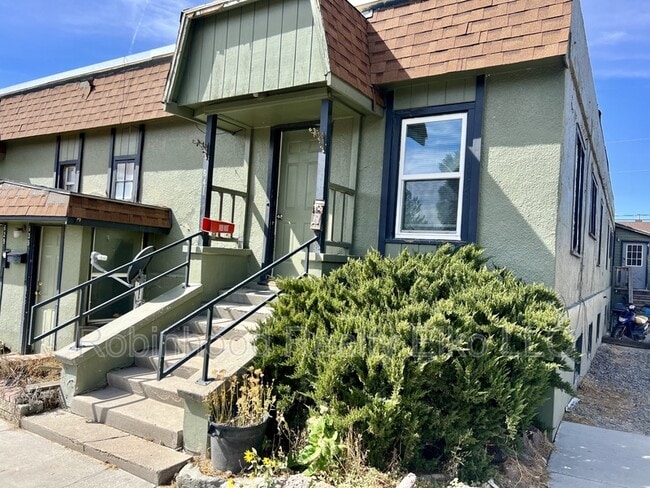 Building Photo - 641 Cedar St