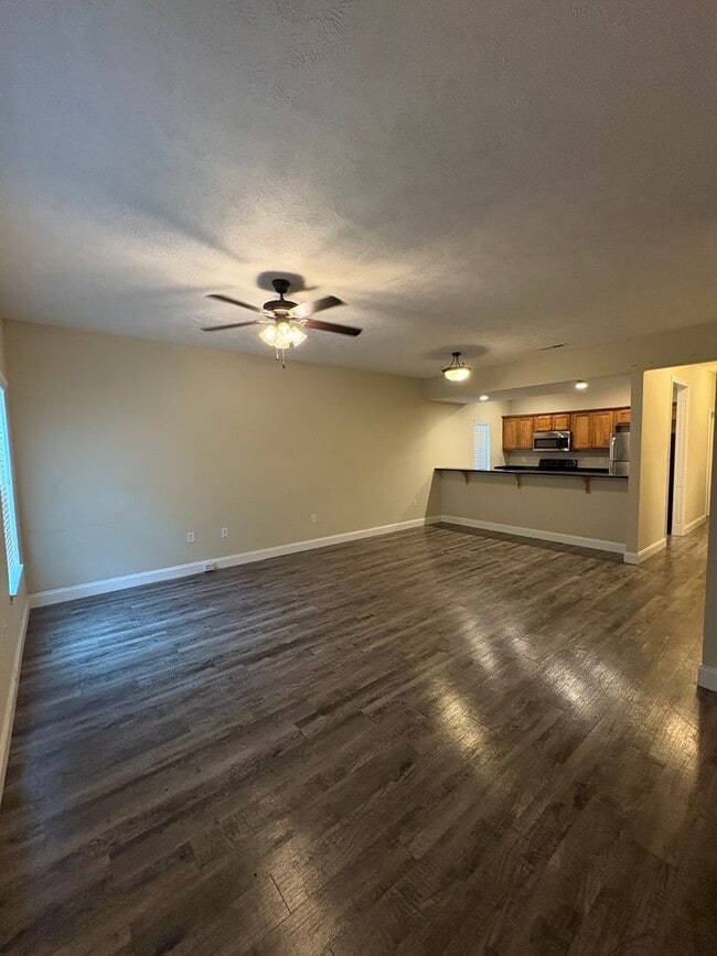 Building Photo - 1517 Kenton St