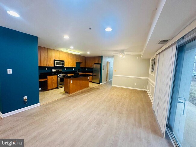 Foto del edificio - 1101 Primrose Ct