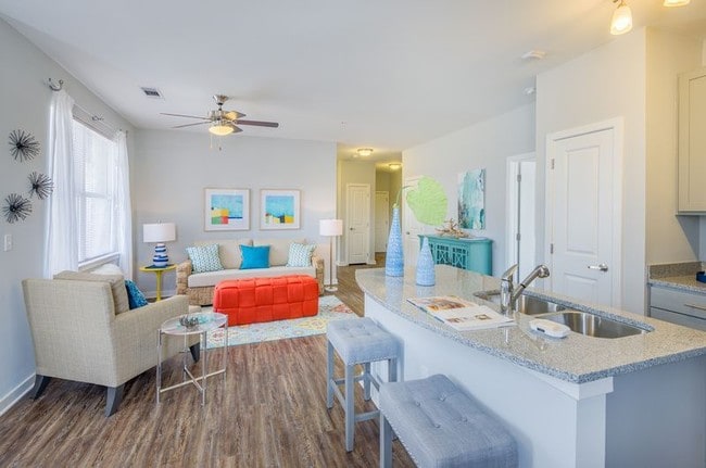 Building Photo - The Reserve at River Place