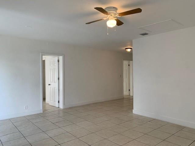 Building Photo - 4130 SW 25th St