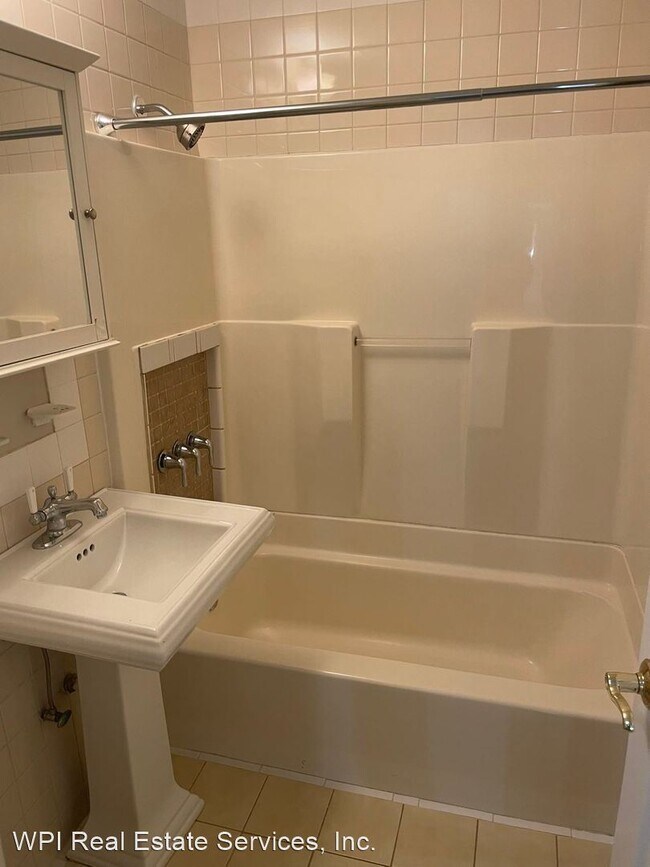 Building Photo - 6 br, 2.5 bath House - 111 154th Pl NE