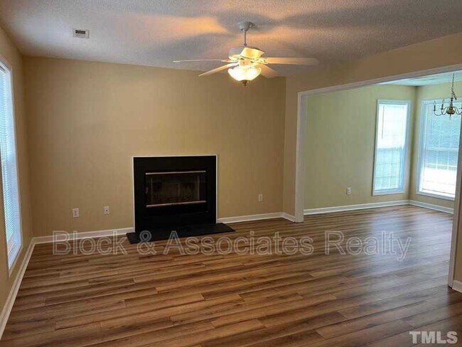 Building Photo - 3 S Indian Creek Pl