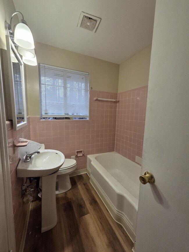 Foto del edificio - 2557 Wheeless Rd