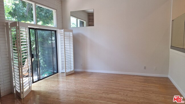 Building Photo - 13336 Maxella Ave