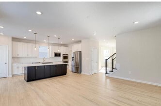 Building Photo - 10810 Meridian Hill Way