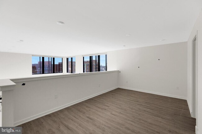 Building Photo - 500 N 13th St